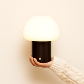 Fynn Donkerbruine Houten Lamp – Oplaadbaar & Dimbaar Licht