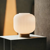 LYLA Oplaadbare Lamp - Frosted Glas & Houten Basis, Dimbaar met 3 Lichtmodi