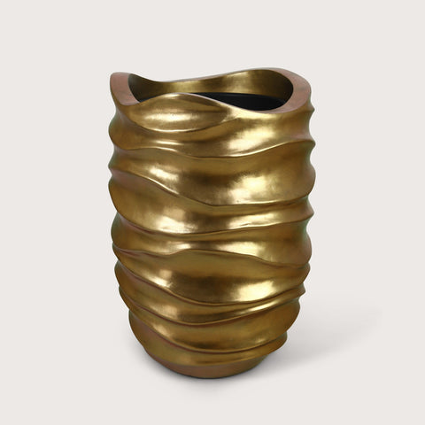 Vaas Wefy L goud D60 H89 translates to "Only"
