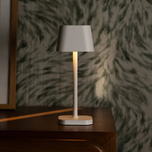 Ava witte oplaadbare tafellamp – stijlvolle, draadloze en dimbare verlichting