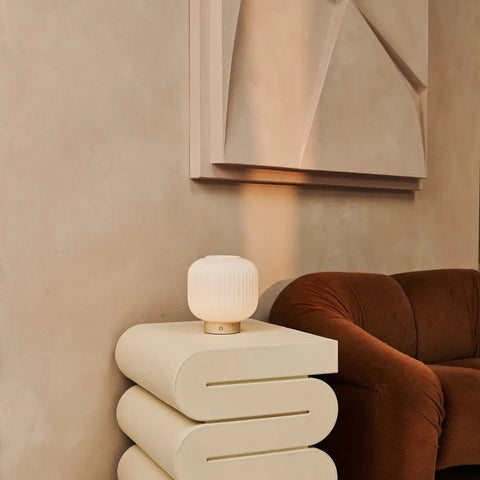 LYLA Unieke oplaadbare lamp - Frosted glas en houten basis, dimable, 3 lichte modi