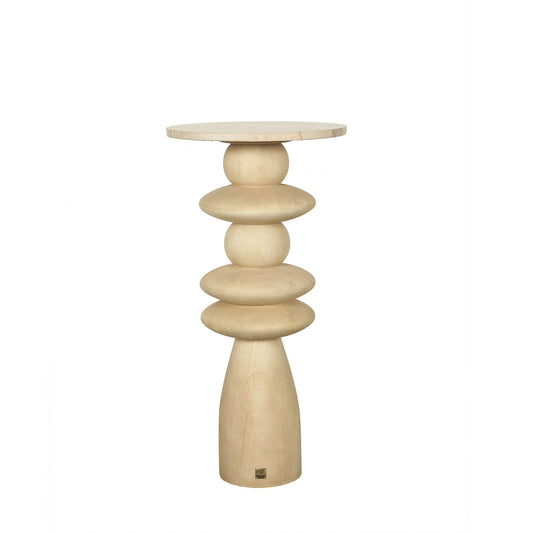 Llamada Mesa lateral de madera de mango natural Callain con tapa de mármol redonda.