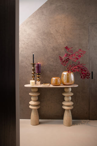 Llamada Mesa lateral de madera de mango natural con forma ovalada de mármol.