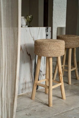 Le tabouret de bar en raphia