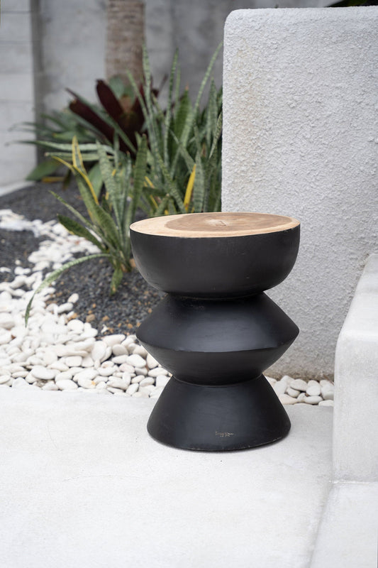 Le tabouret Kulun - Noir Naturel