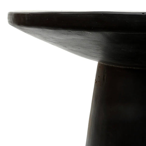 El Timber Conic Side Table - Negro - 50 a Solo.