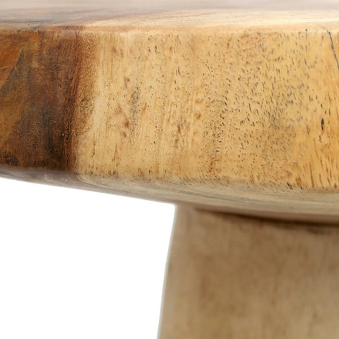 El Timber Conic Side Table - Natural - 50 se traduce como Solo.