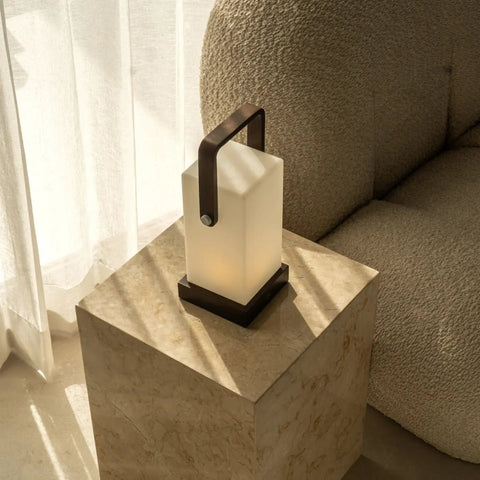 Harper Donkerbruine Houten Lamp – Snoerloze Oplaadbare Tafellamp met Handvat
