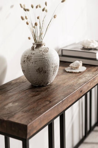 Mesa de consola de madera mediana