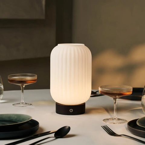 Lilly donkerbruin unieke oplaadbare lamp - matglaslamp, houten basis, dimable, 3 lichte modi