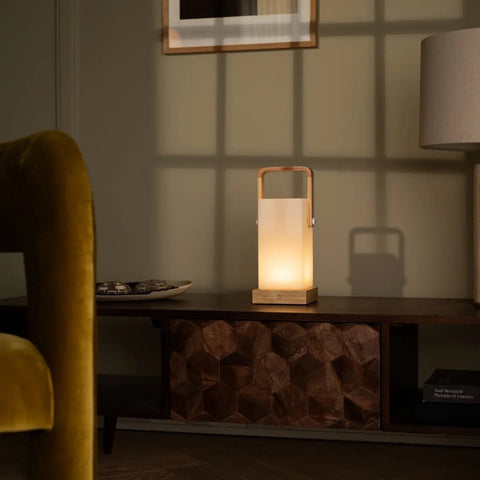 Harper lichtbruine houten lamp – draadloze oplaadbare tafellamp met handvat