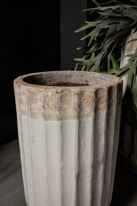 Traduzir Gilliann White vaso redondo de cerâmica alta com nervuras SV3 para Only.