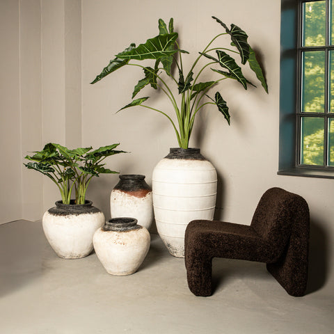Jinsu White round GRC jar pot dark top