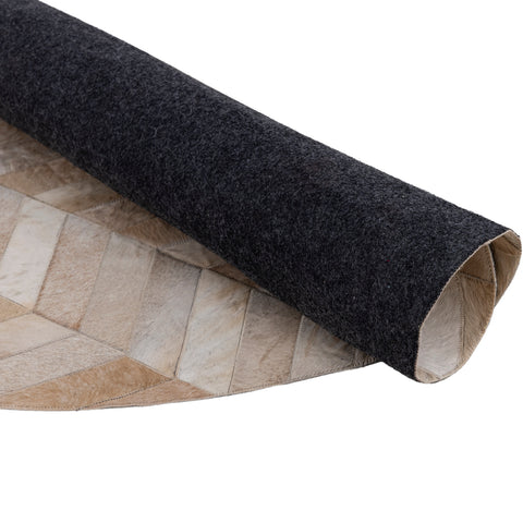 Joanne Beige cowhair patchwork carpet round S translates to "Joanne Beige cowhair patchwork carpet round S" in Only.