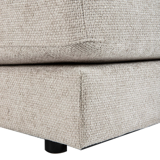 Nilla sofa chaise longue arm Left SIC Leg Dove translates to "Nilla sofa with chaise longue arm, left side, SIC leg in Dove color."