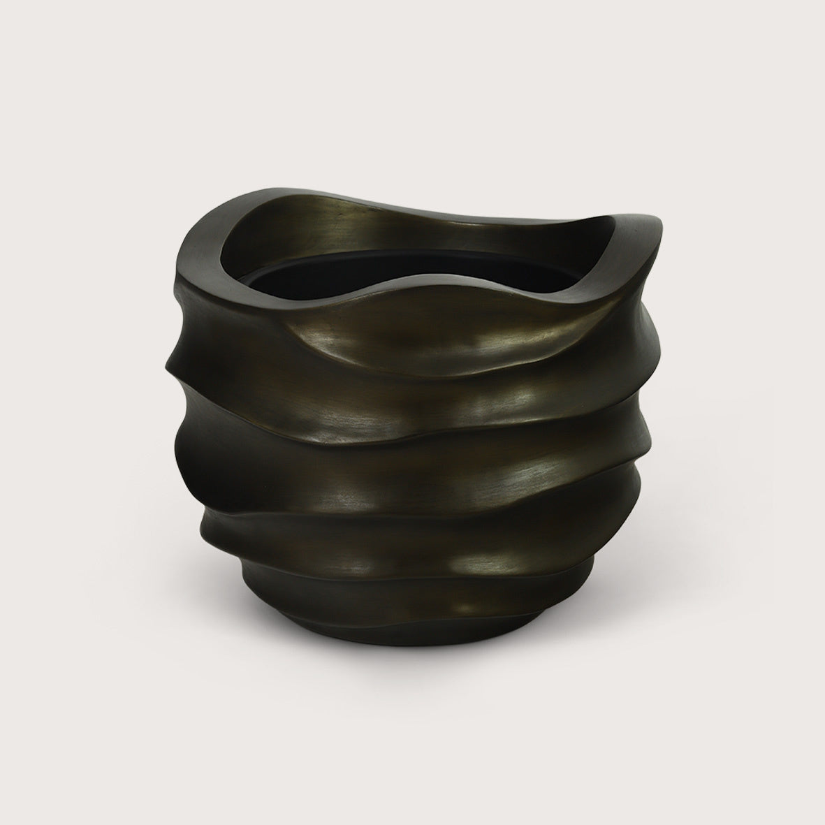 Pot Wefy L koper D61 H49 translates to "Only"