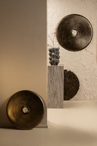 Sandee Gold casted alu wall panel sun burst M translates to "Sandee Gold fundió panel de pared de aluminio en forma de sol M" in Spanish.