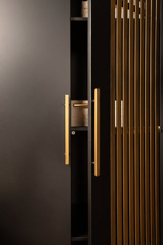 Sayan cabinet negro y dorado