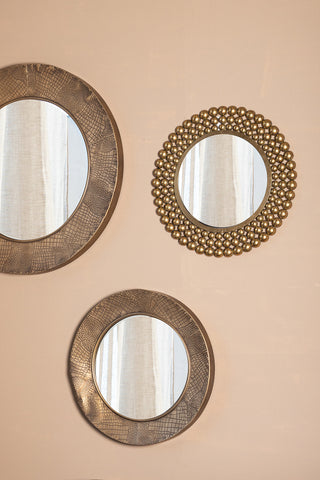 Zenno Oro espejo de pared redondo con borde punteado a Only.